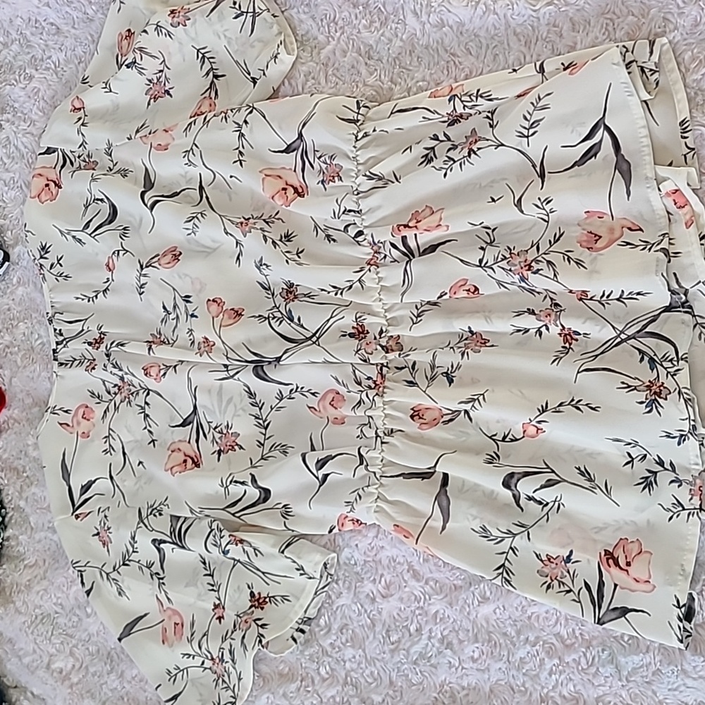 Flowy Top - Picture 4 of 4